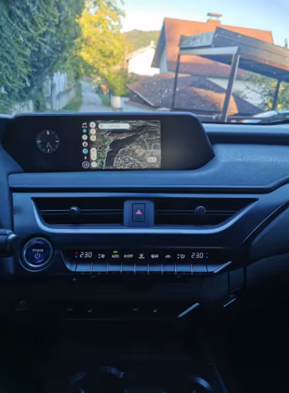 Lexus UX 250h Style 2022 – fotografija 12